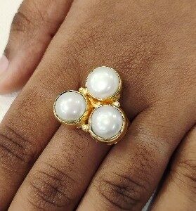 TRIO PEARL RING