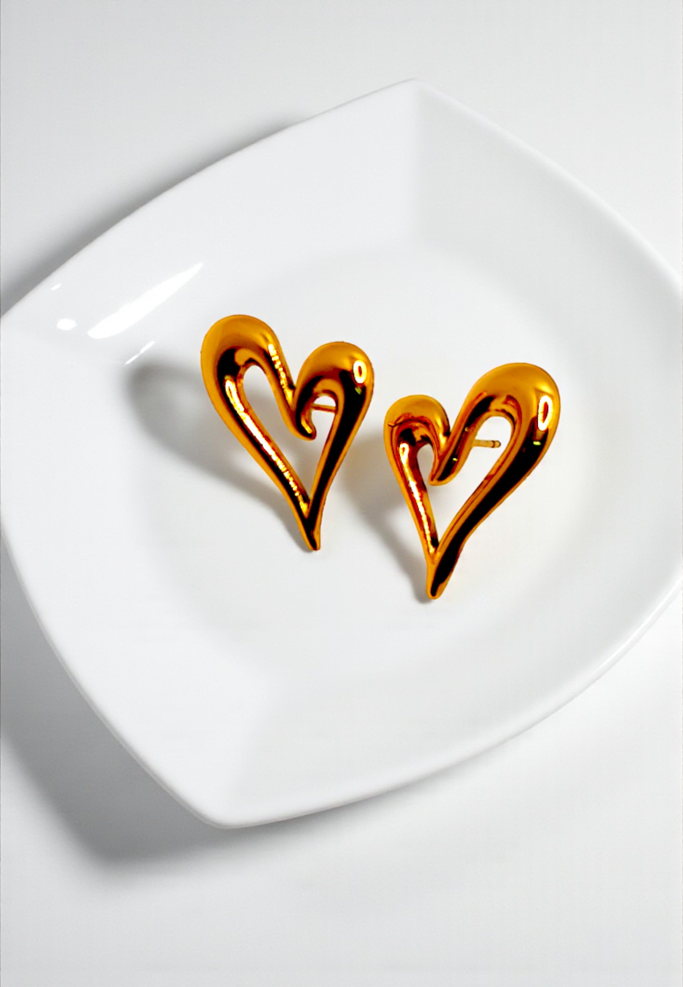 GOLD HEART EARRINGS - Image 3